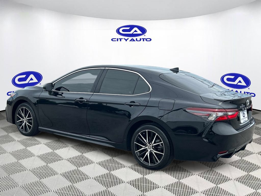 Used 2024 Toyota Camry SE FWD image 6