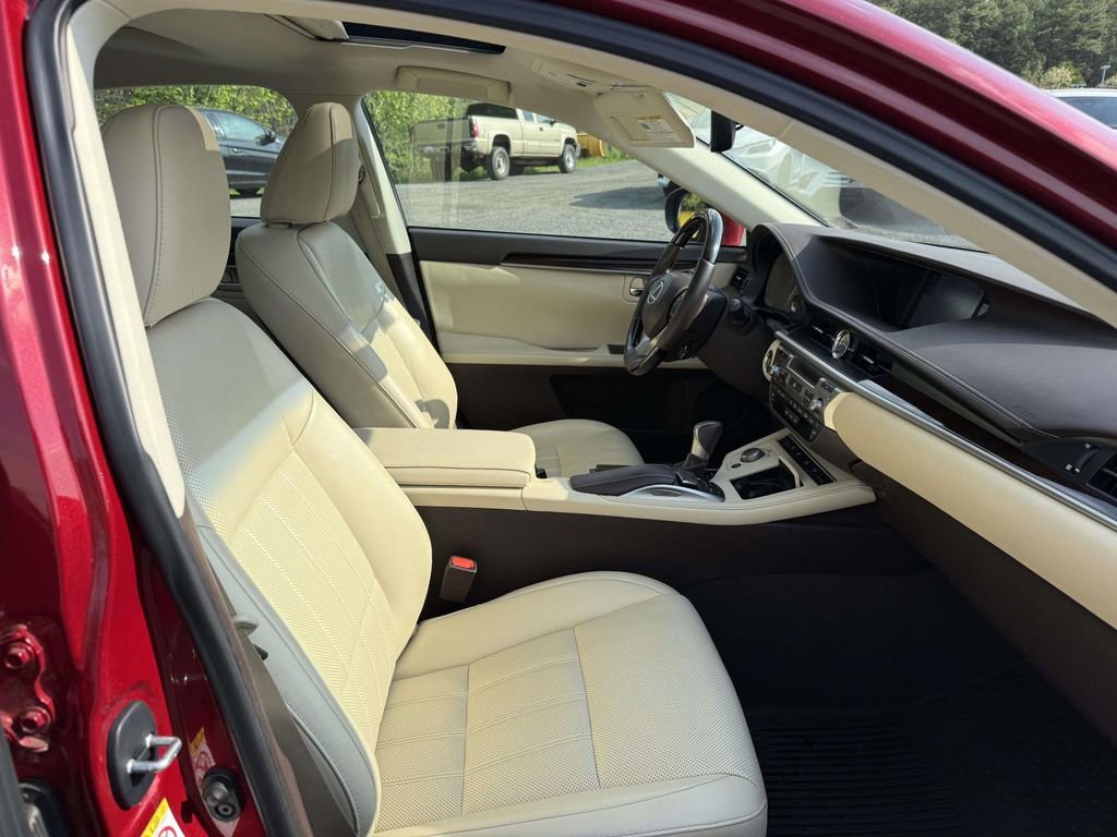 Used 2018 Lexus ES 350 w/ Luxury Package w/Wood Trim FWD image 14
