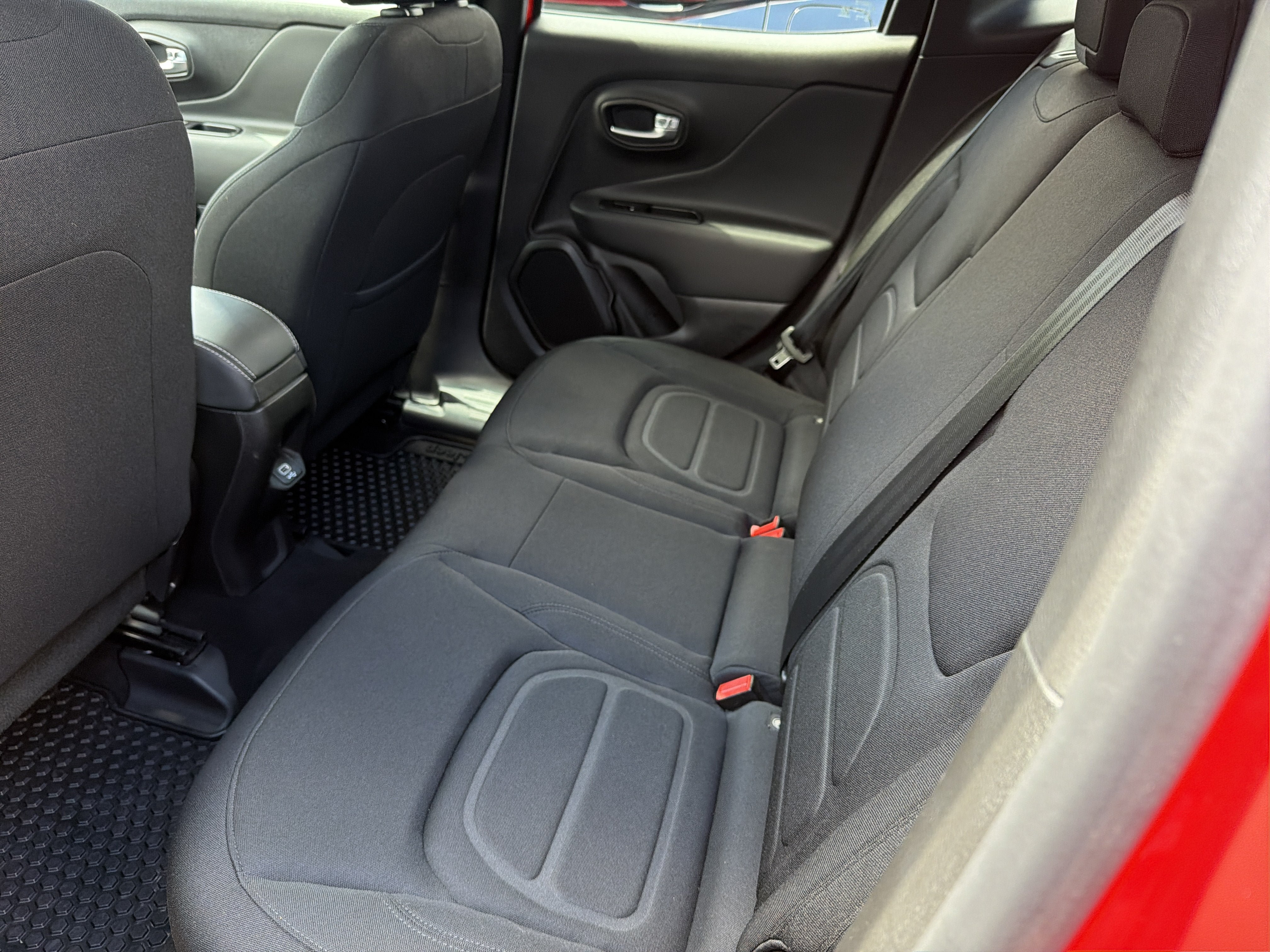 Used 2022 Jeep Renegade Latitude AWD/4WD image 21