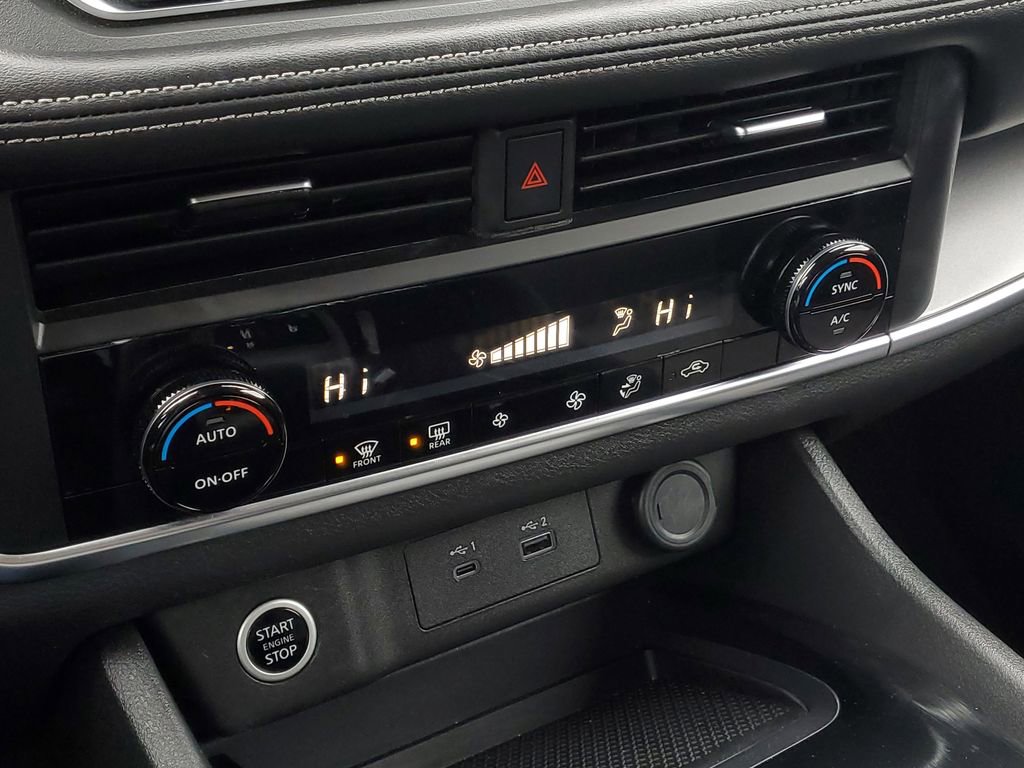 Used 2023 Nissan Rogue SV image 19