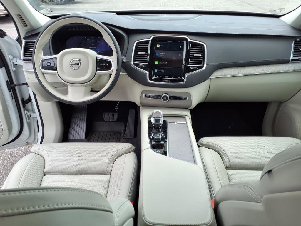 Used 2025 Volvo XC90 T8 Ultra w/ Protection Package Premier image 8