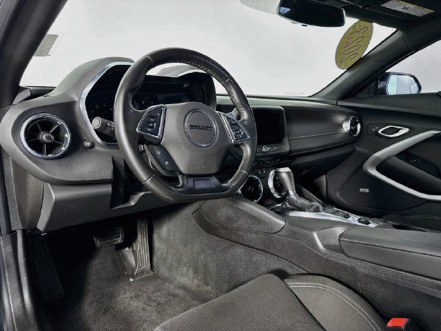 Used 2023 Chevrolet Camaro LT w/ Technology Package RWD image 9