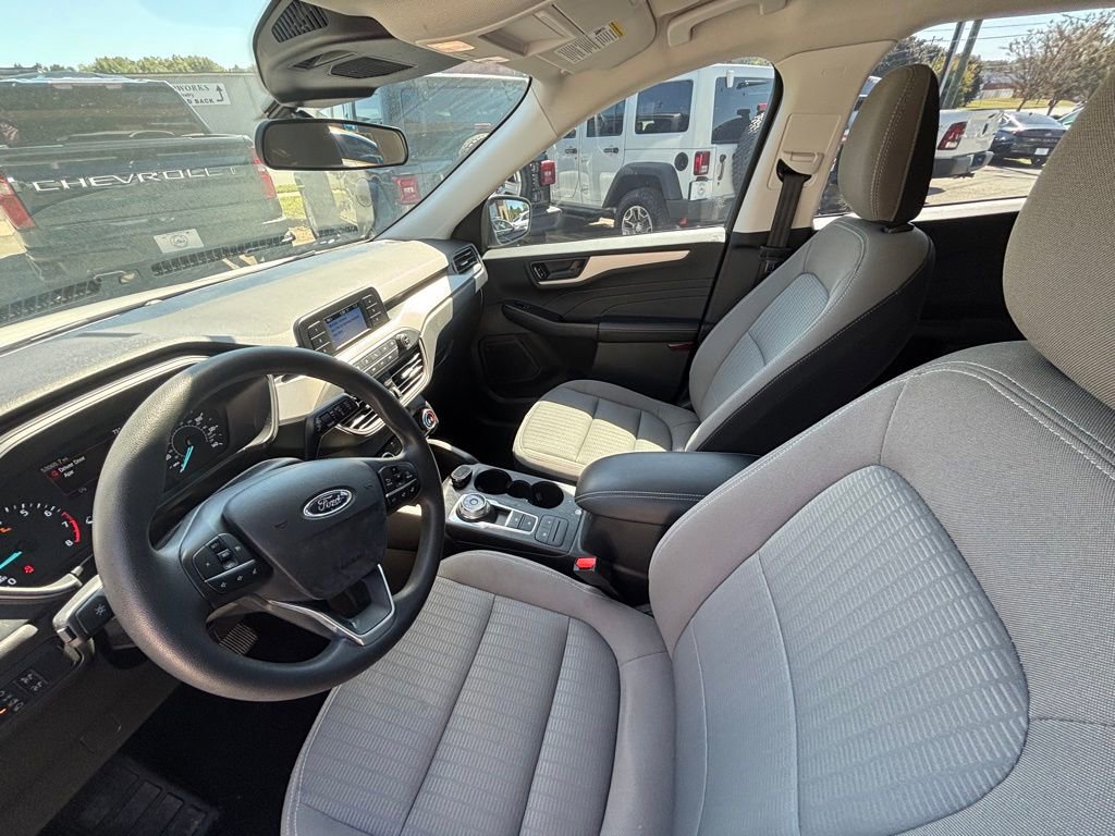 Used 2022 Ford Escape S image 8