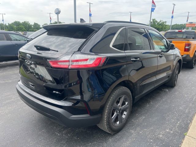 Used 2022 Ford Edge SEL w/ Sport Appearance Package AWD/4WD image 3