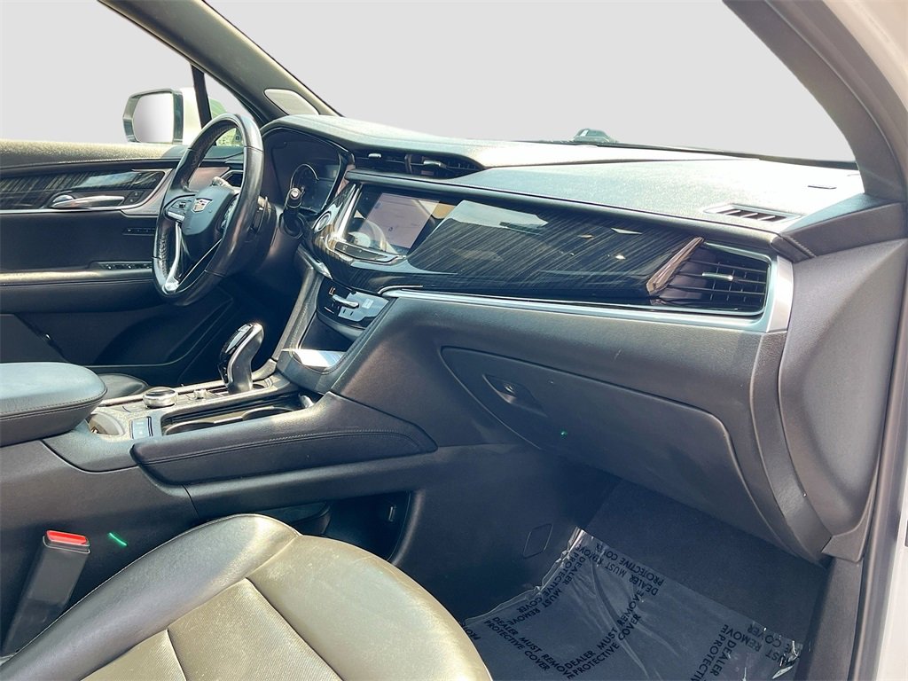 Used 2022 Cadillac XT6 Premium Luxury image 33