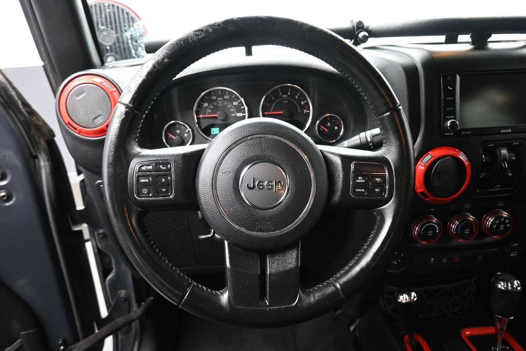 Used 2016 Jeep Wrangler Unlimited Rubicon w/ Connectivity Group AWD/4WD image 12