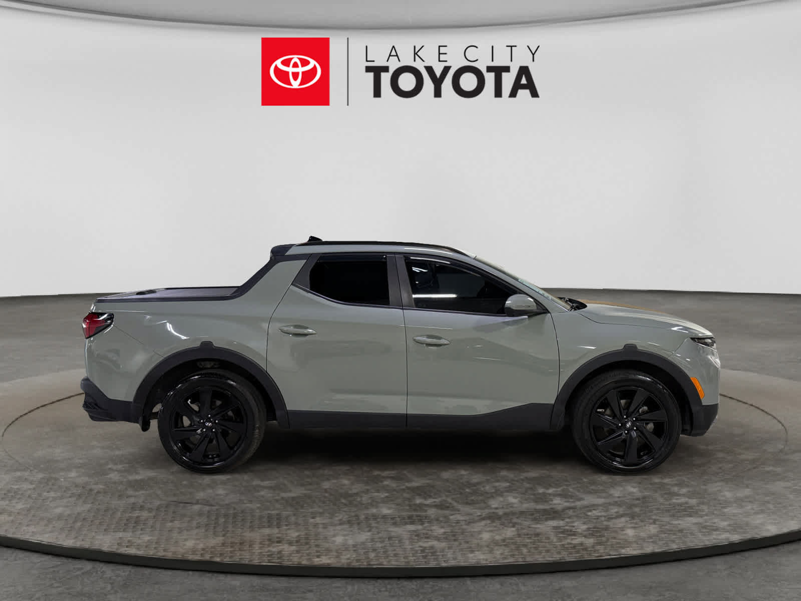 Used 2022 Hyundai Santa Cruz Limited AWD/4WD image 11