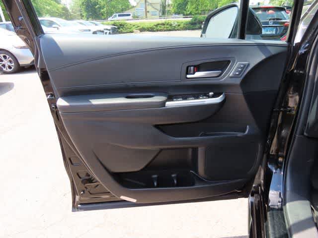 Used 2025 Toyota Sienna Platinum AWD/4WD image 19