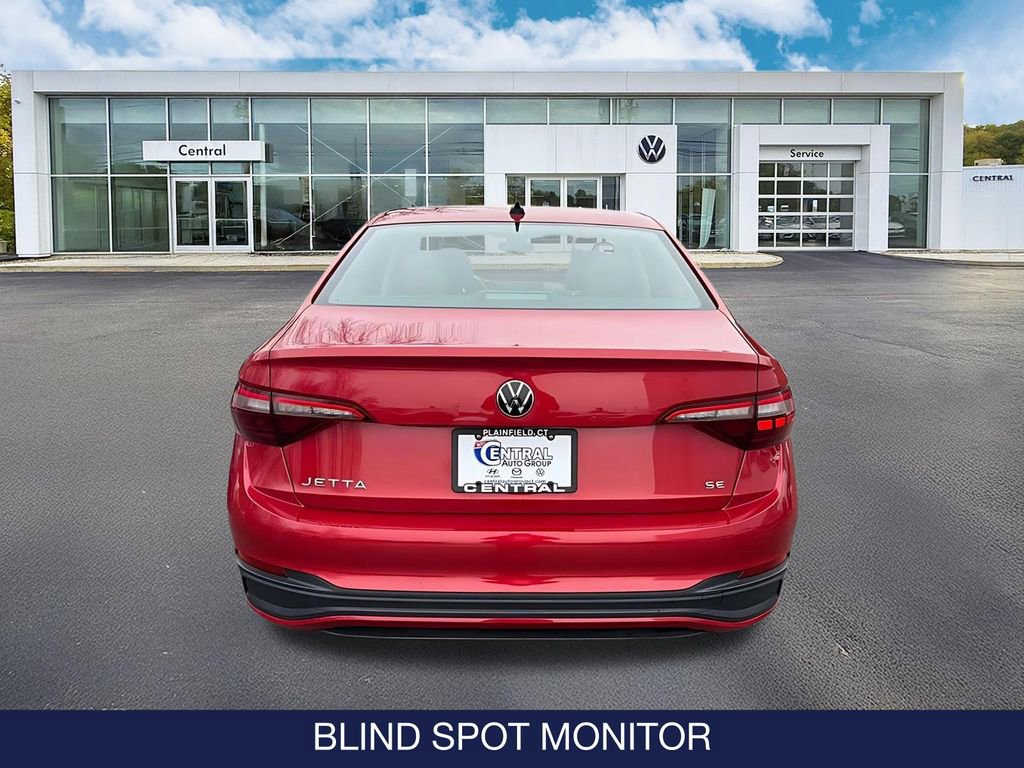 Used 2023 Volkswagen Jetta SE image 9
