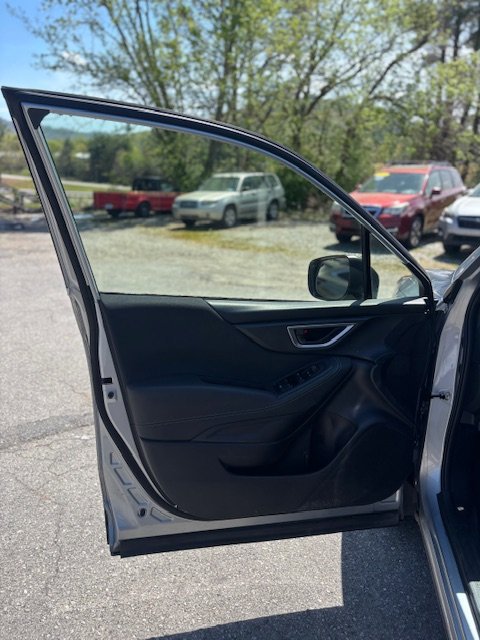 Used 2021 Subaru Forester 2.5i image 9