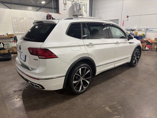 Used 2024 Volkswagen Tiguan SEL R-Line image 5