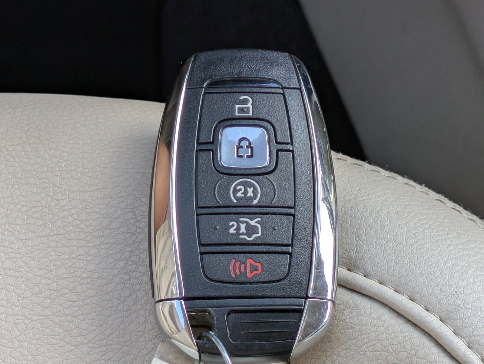 Used 2017 Lincoln MKC Premiere FWD image 26