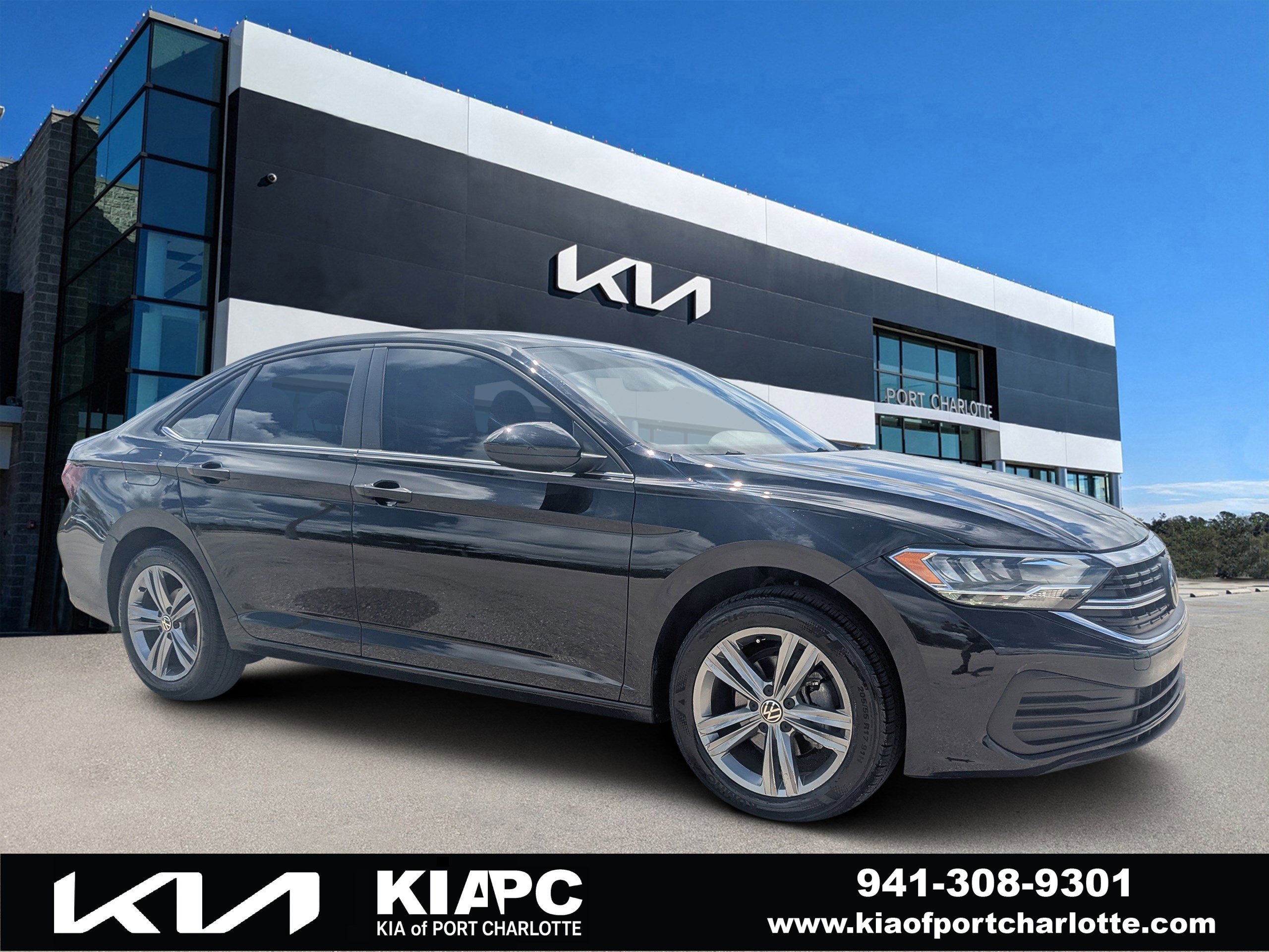 Used 2024 Volkswagen Jetta SE image 1