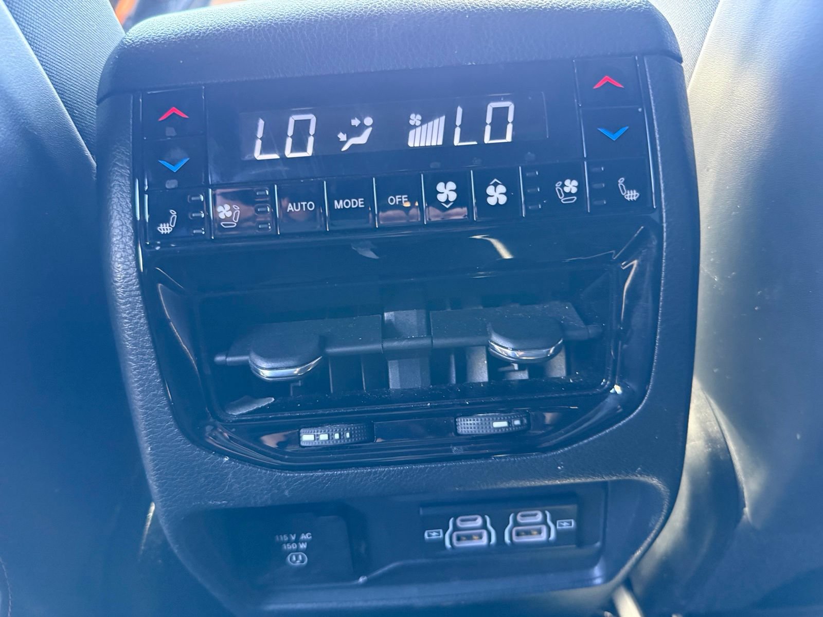 Used 2023 Jeep Grand Cherokee Summit AWD/4WD image 16