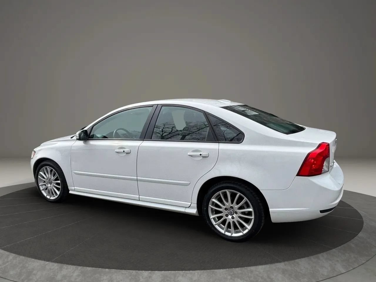 Used 2010 Volvo S40 2.4i FWD image 9
