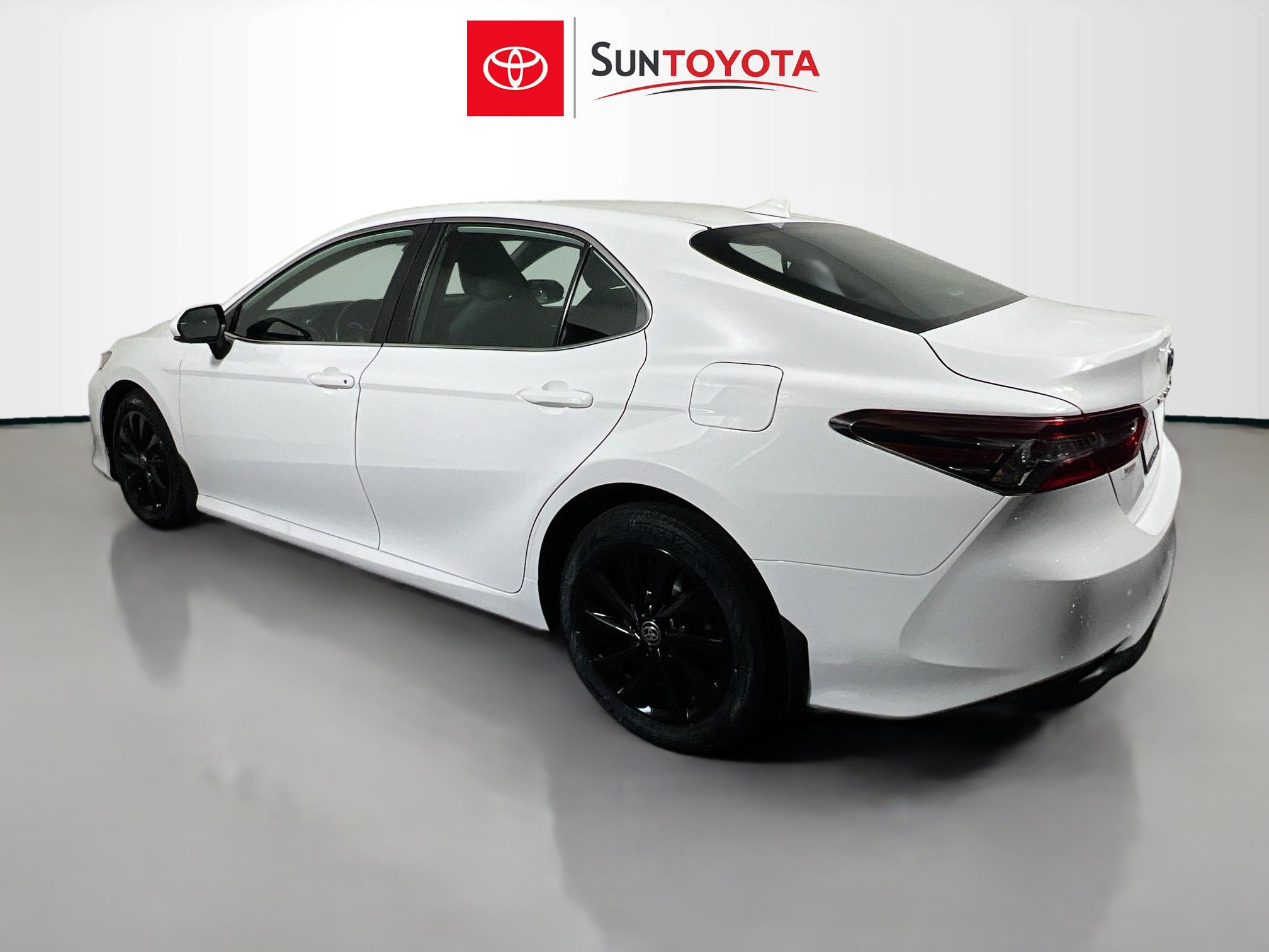 Used 2021 Toyota Camry LE AWD/4WD image 6