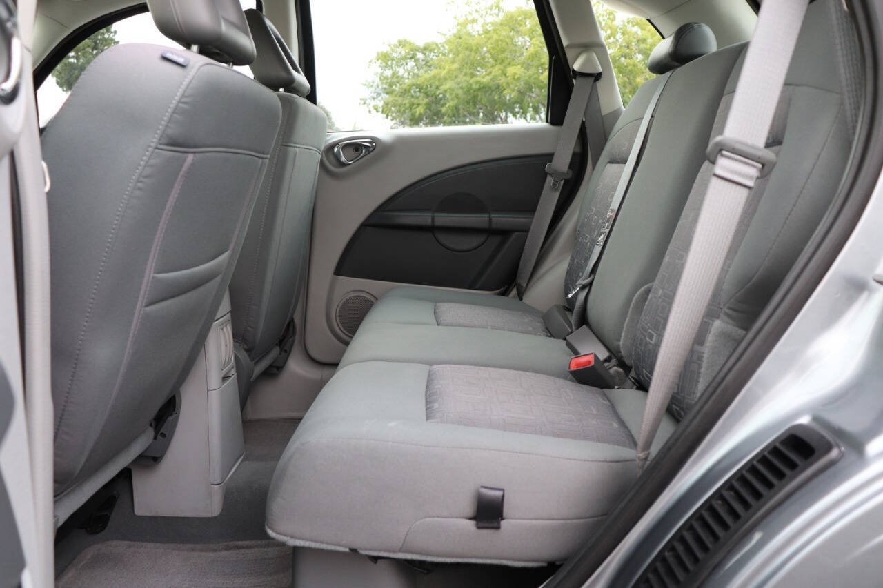 Used 2009 Chrysler PT Cruiser FWD image 23