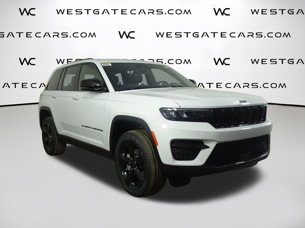 New 2025 Jeep Grand Cherokee Altitude image 2