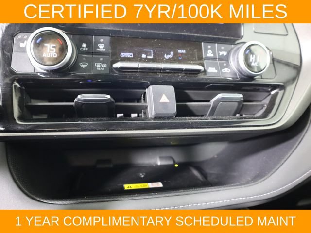Used 2024 Toyota Highlander XLE FWD image 47