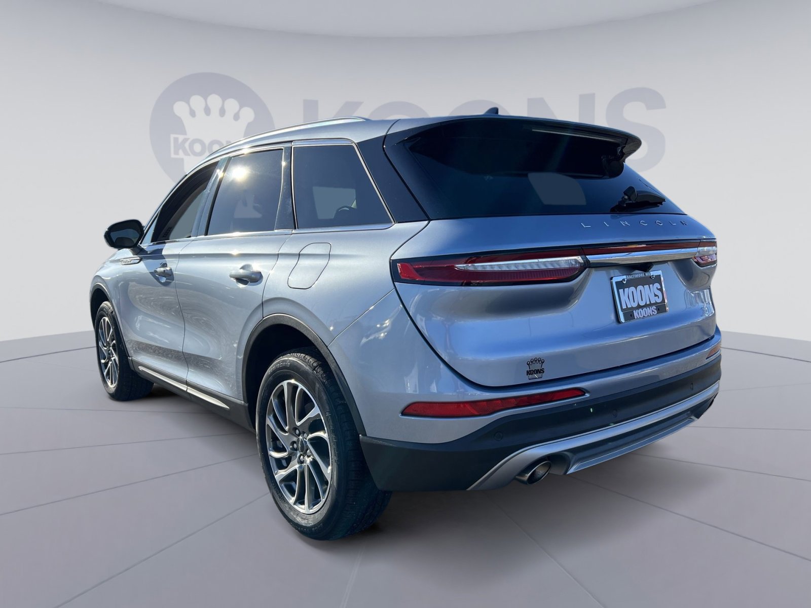 Used 2022 Lincoln Corsair Standard w/ Equipment Group 101A image 4