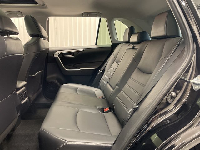 Used 2021 Toyota RAV4 XLE Premium AWD/4WD image 15