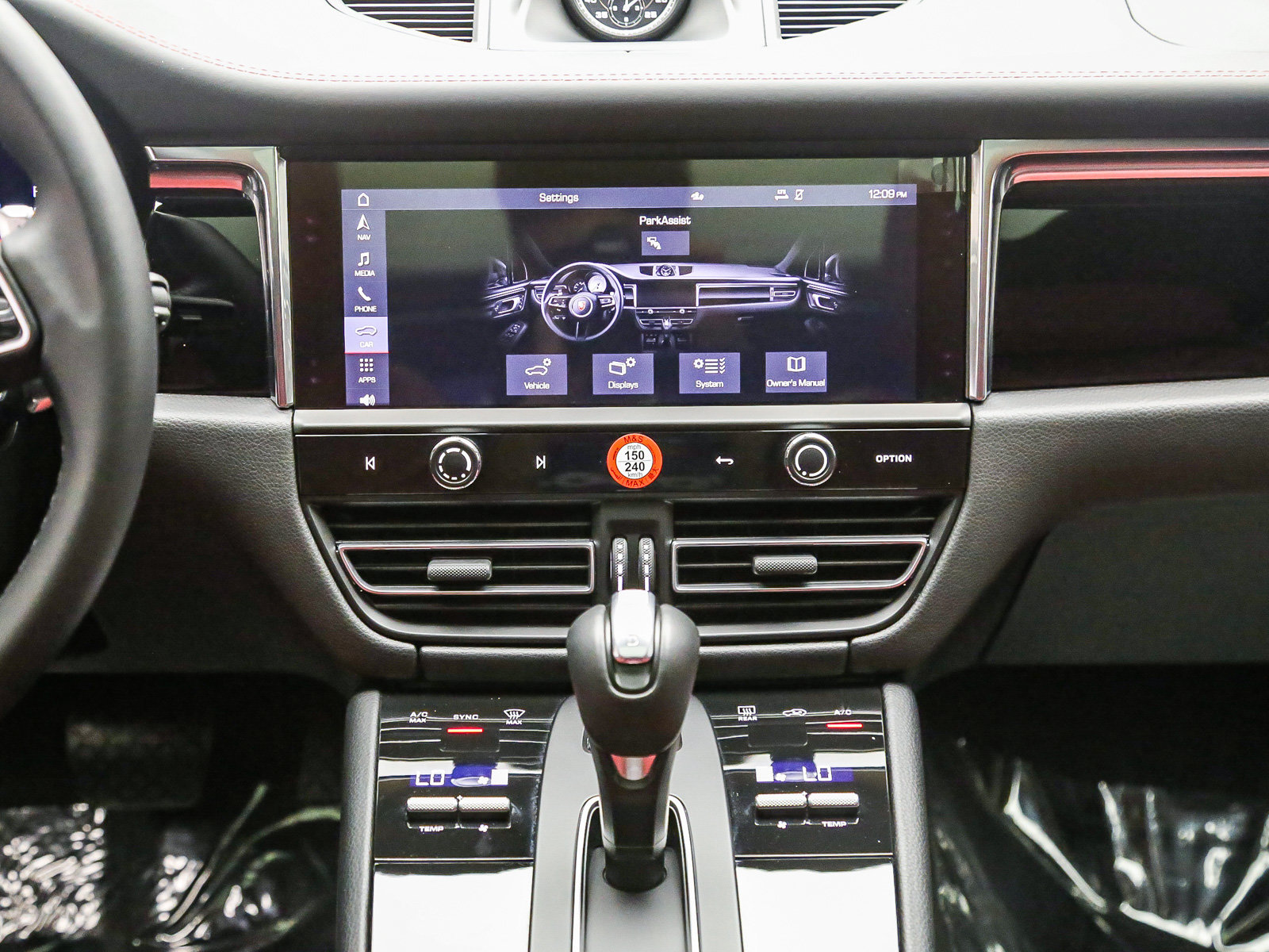Certified 2026 Porsche Macan S AWD/4WD image 17