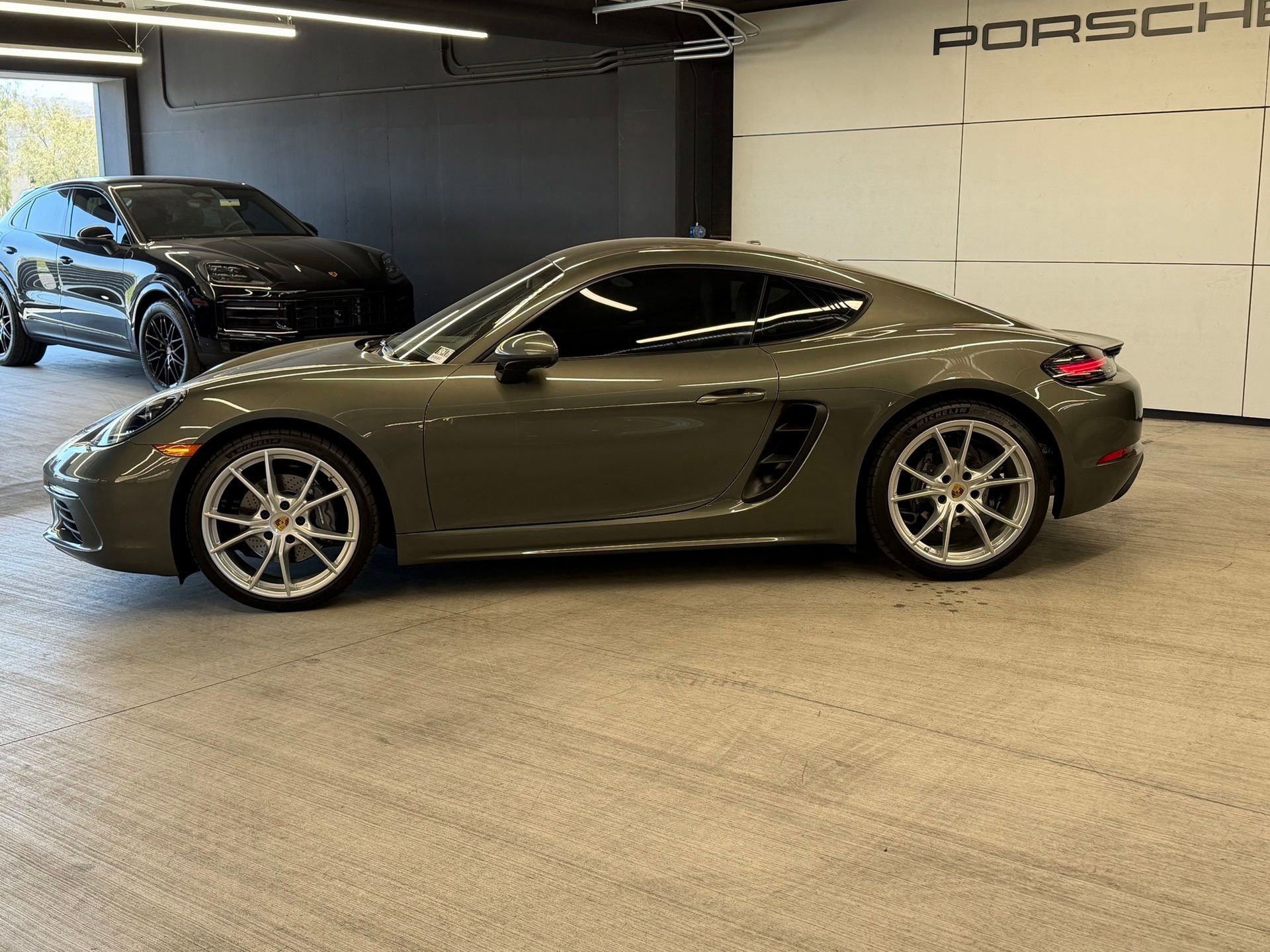 Certified 2025 Porsche 718 Cayman RWD image 2