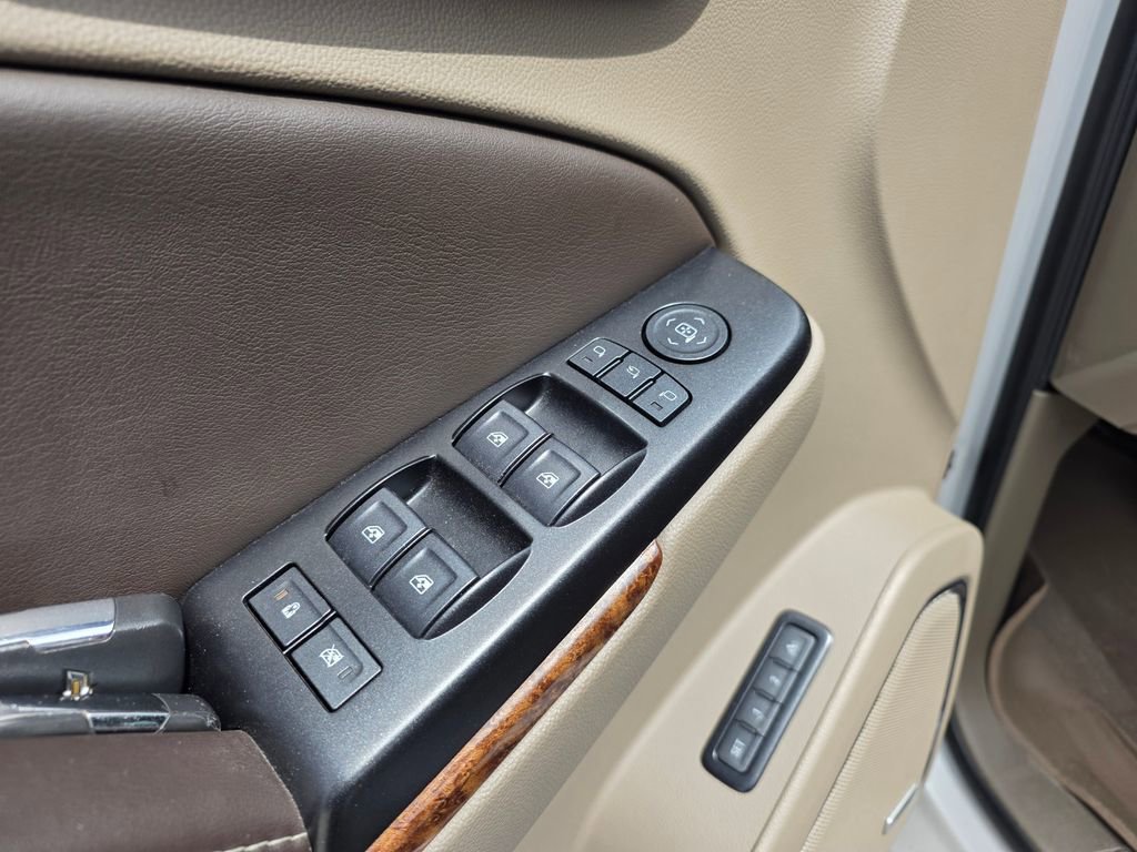 Used 2018 Chevrolet Tahoe Premier AWD/4WD image 10