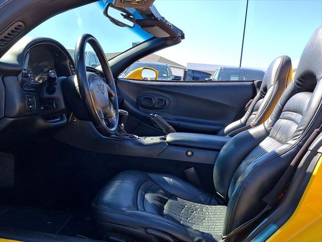 Used 2002 Chevrolet Corvette Convertible w/ Preferred Equipment Group1 image 11