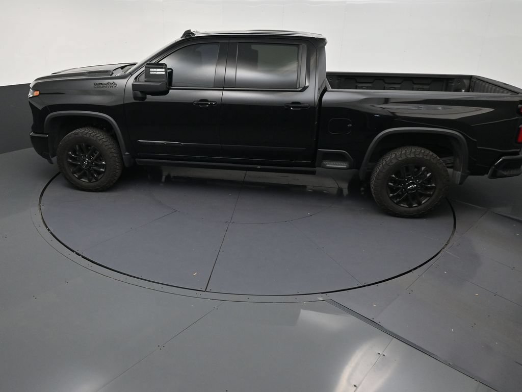 Used 2025 Chevrolet Silverado 2500 High Country w/ High Country Premium Package AWD/4WD image 13