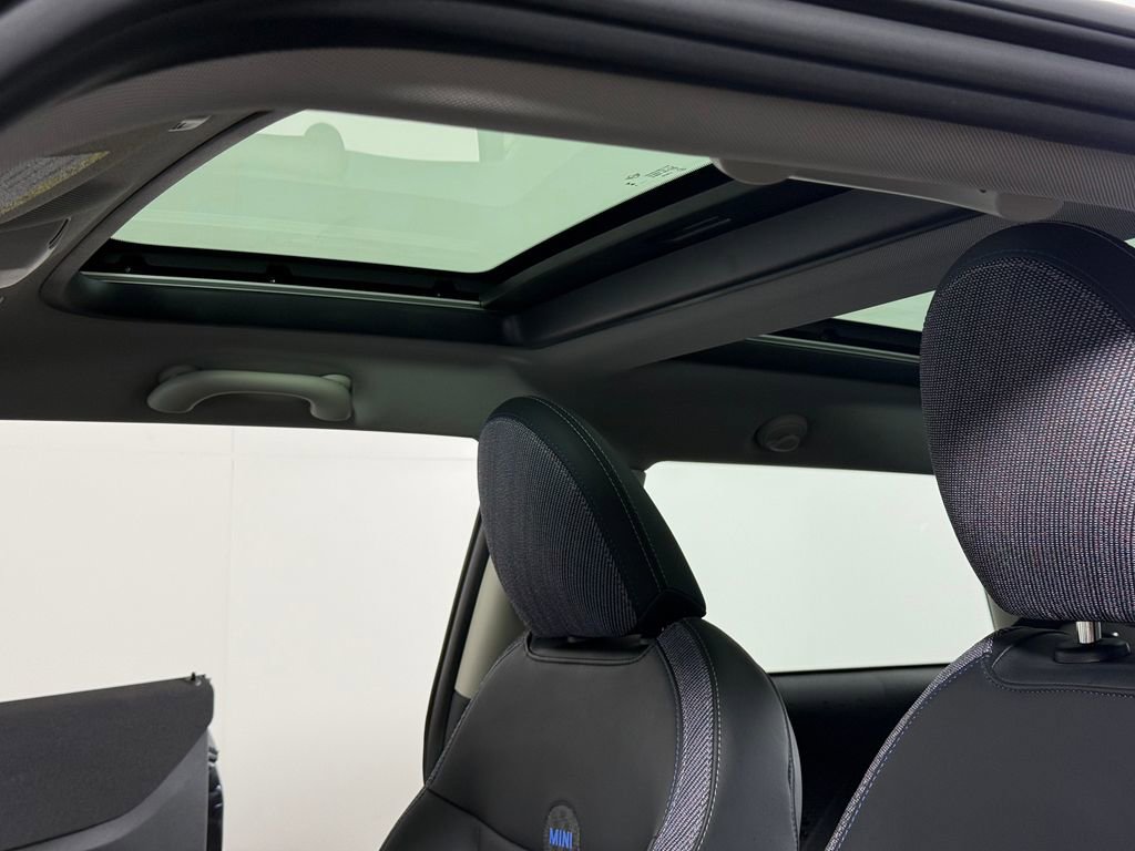 Certified 2025 MINI Cooper S image 21