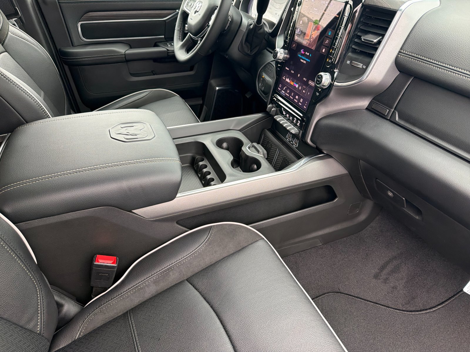 New 2027 RAM 2500 Laramie w/ Night Edition AWD/4WD image 15