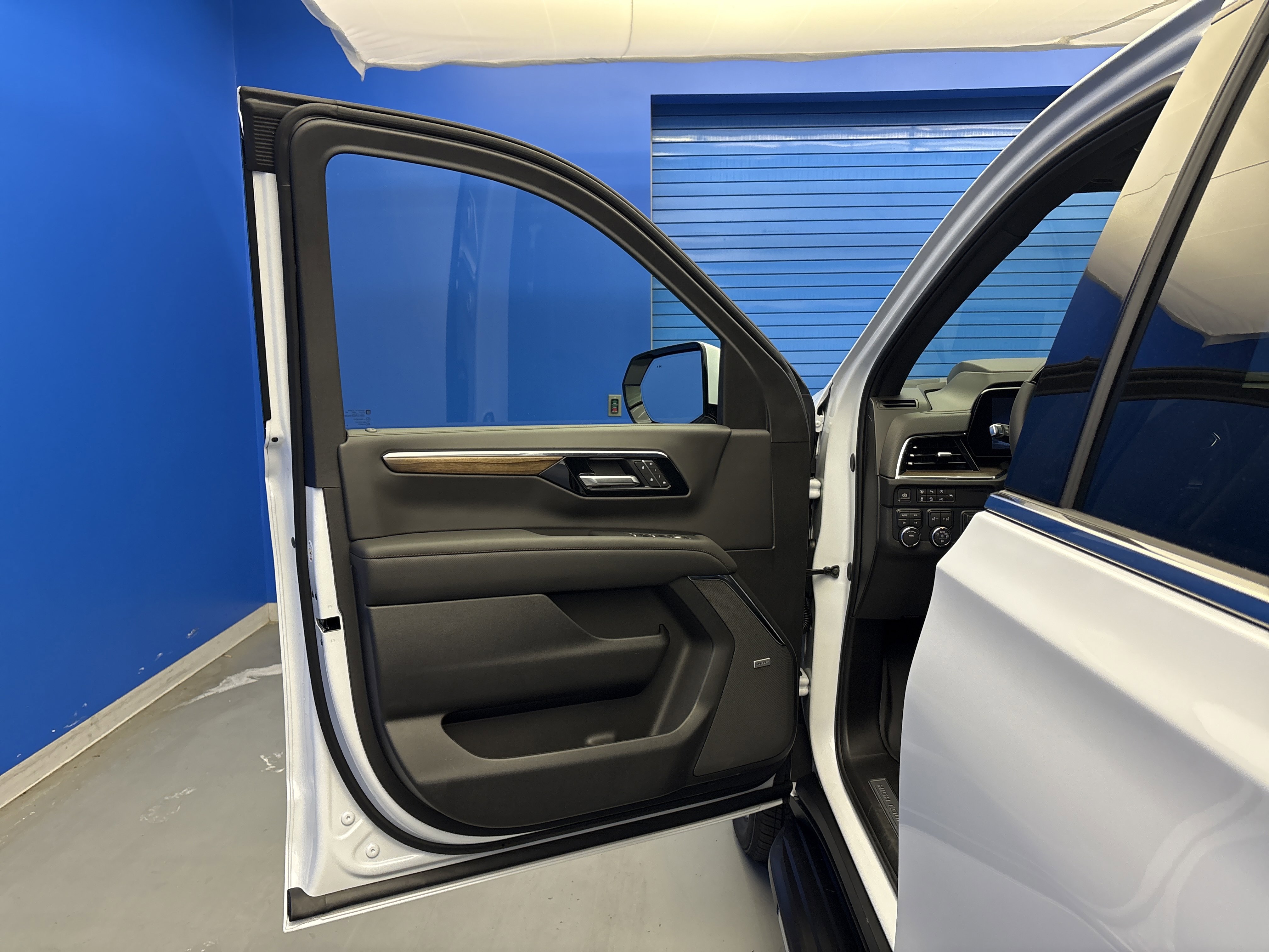 New 2026 Chevrolet Suburban High Country image 9