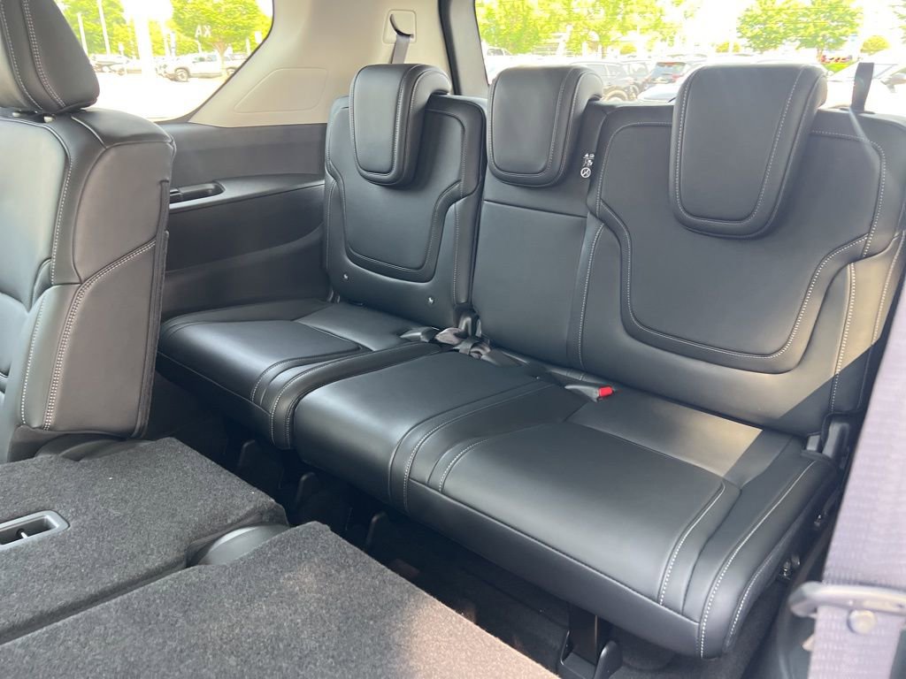 New 2025 Nissan Armada SV image 18