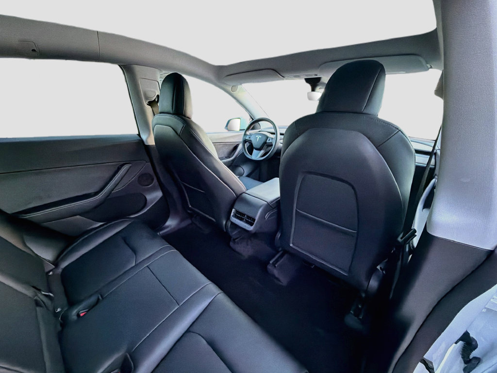 Used 2022 Tesla Model Y Performance AWD/4WD image 31