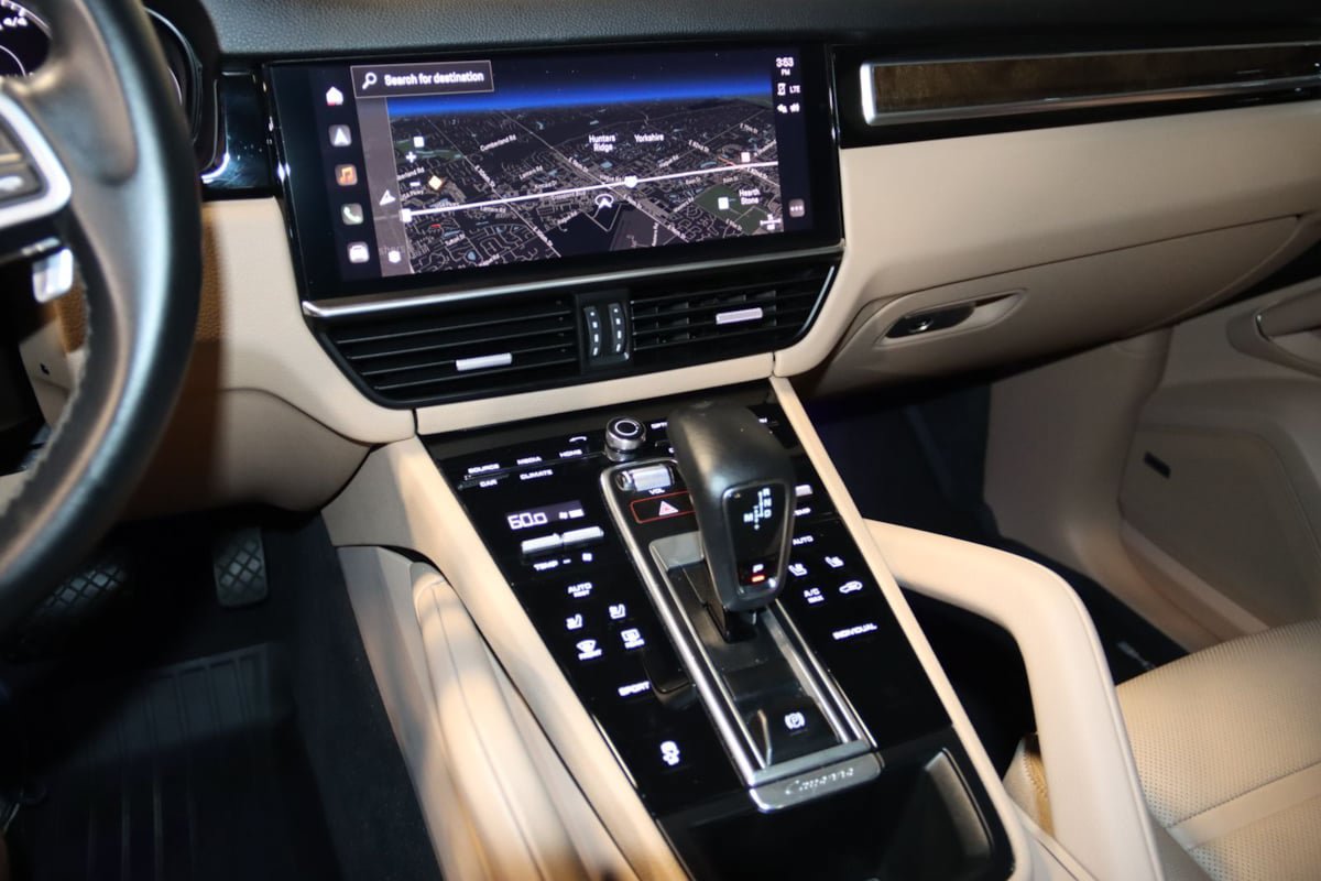Used 2022 Porsche Cayenne Platinum Edition AWD/4WD image 46
