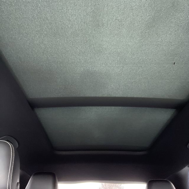 Used 2024 Volkswagen Atlas Cross Sport SEL R-Line image 2