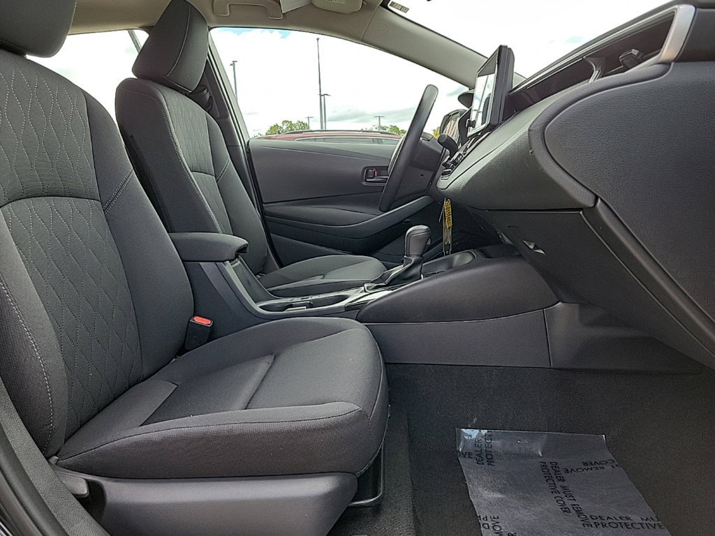 Used 2024 Toyota Corolla LE FWD image 17