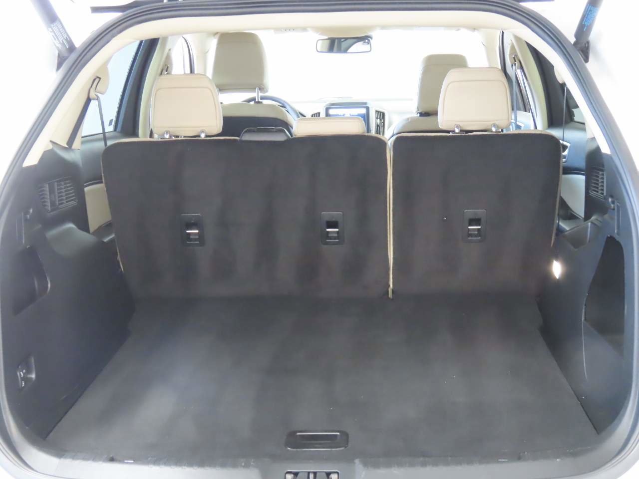 Used 2022 Ford Edge SEL w/ Convenience Package image 18