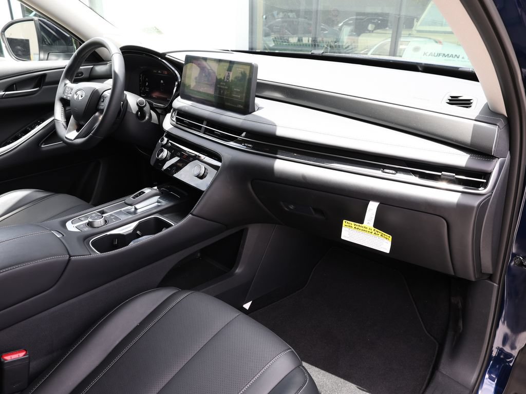 Certified 2026 INFINITI QX60 Luxe w/ Family Package AWD/4WD image 22