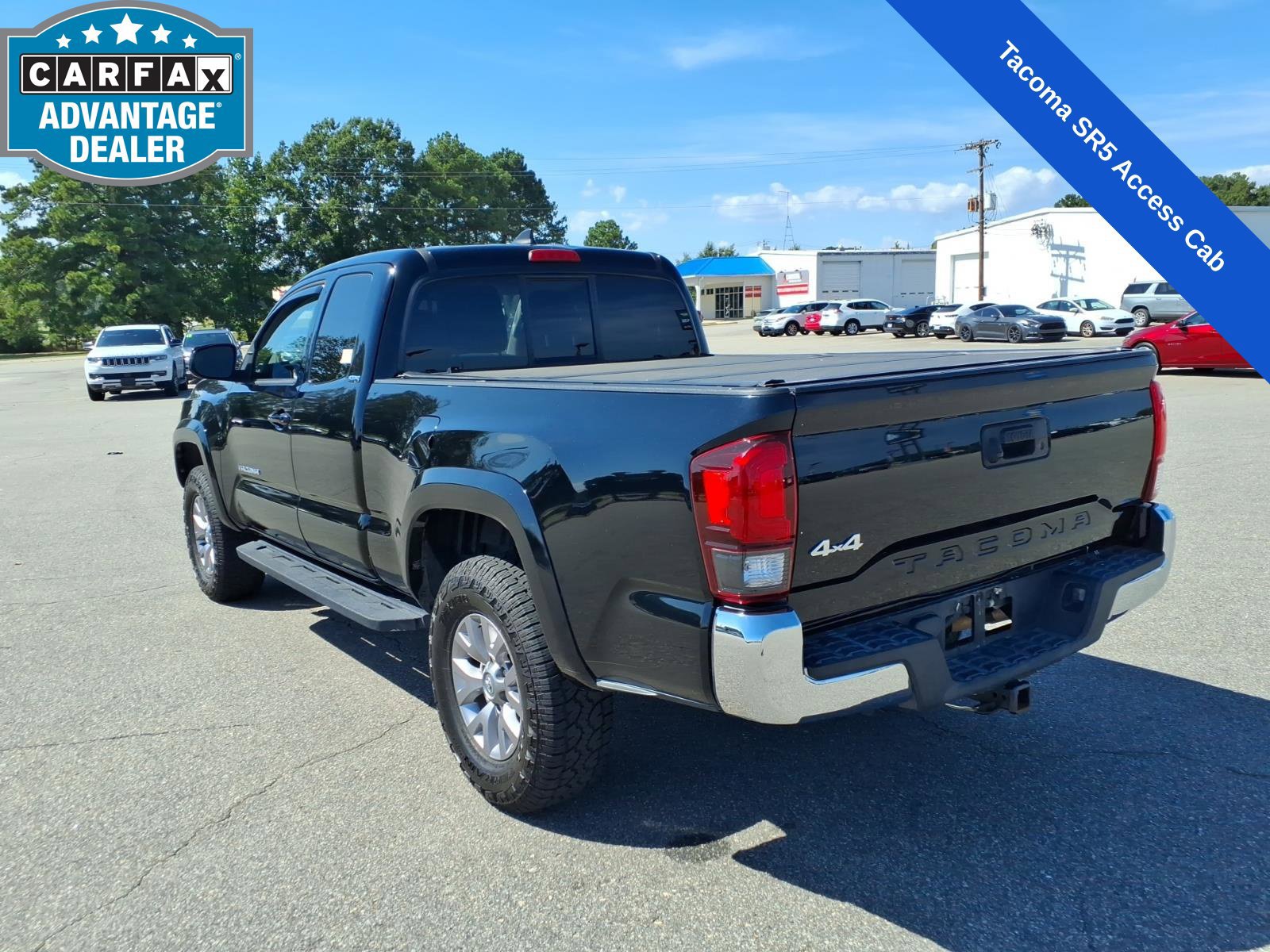 Used 2018 Toyota Tacoma SR5 w/ SR5 Appearance Package (SM) AWD/4WD image 3