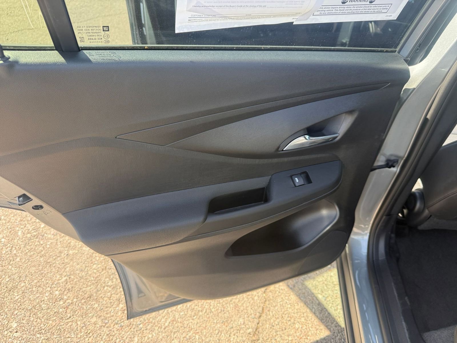 Used 2025 Buick Envista Preferred image 23