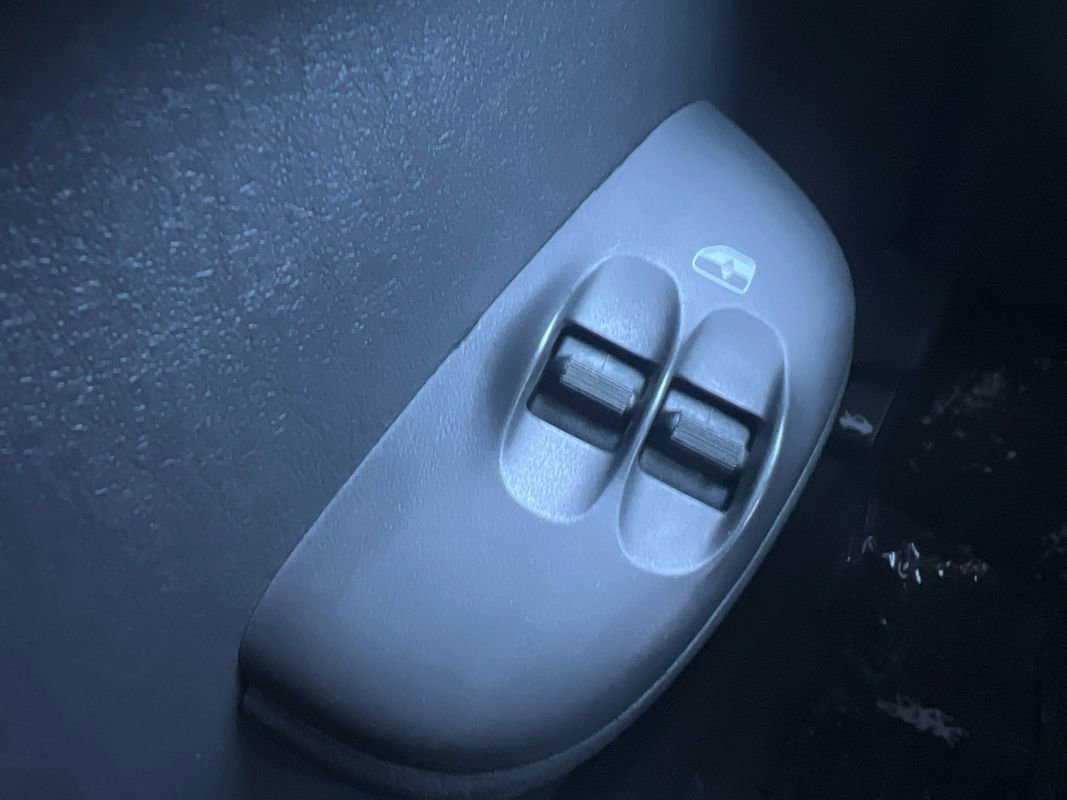 Used 1999 Dodge Neon Highline image 15