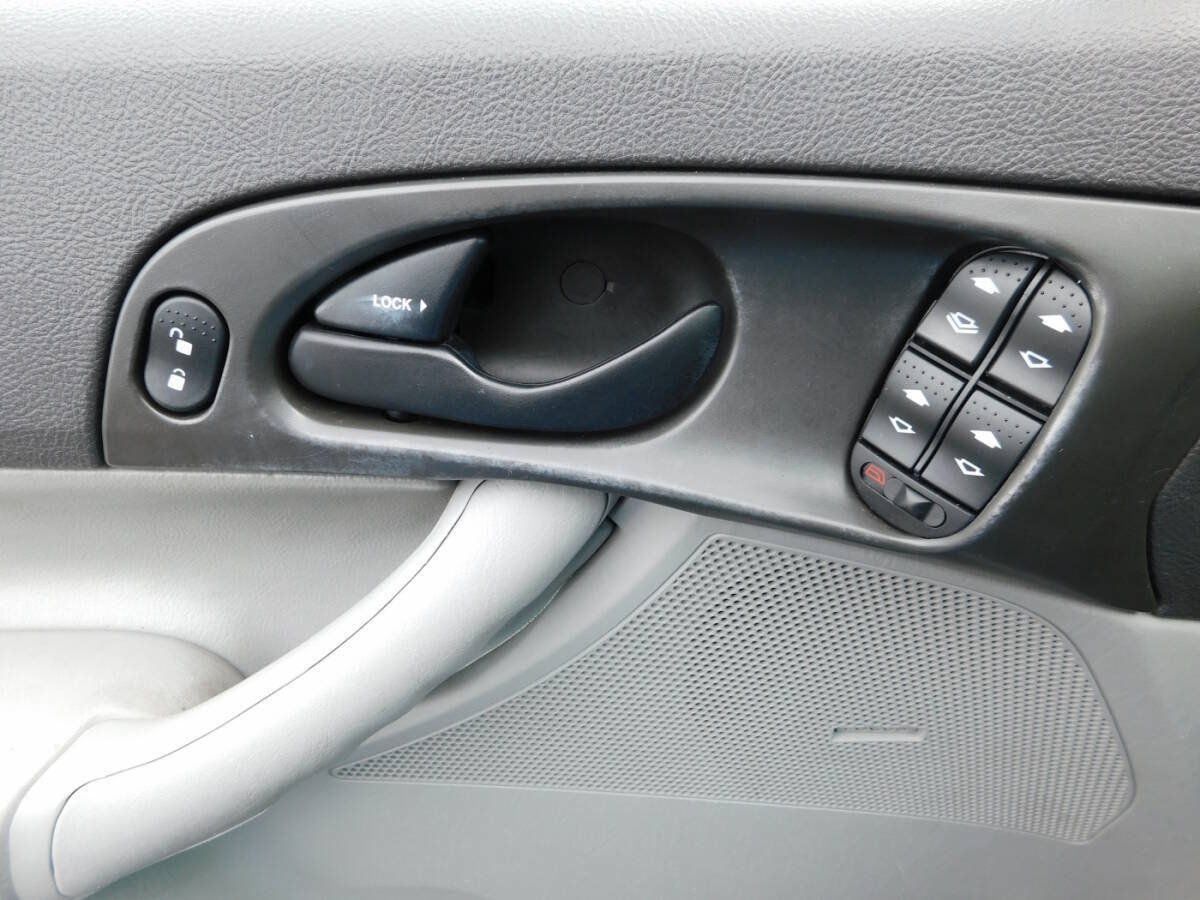 Used 2006 Ford Focus SES FWD image 15