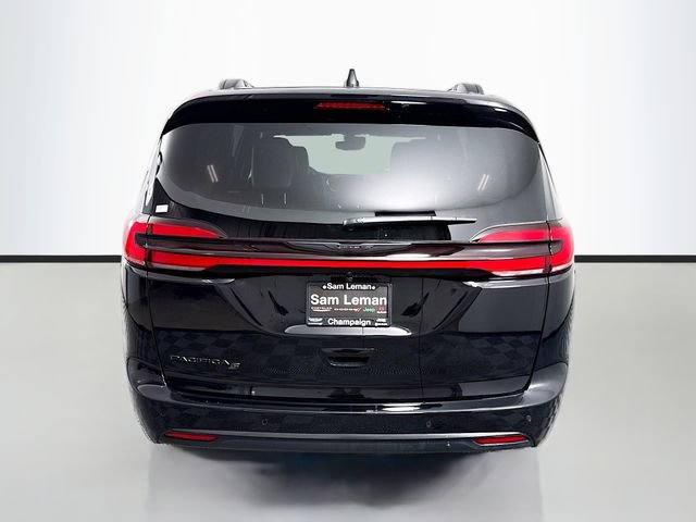 New 2026 Chrysler Pacifica Select w/ S Appearance Package image 6