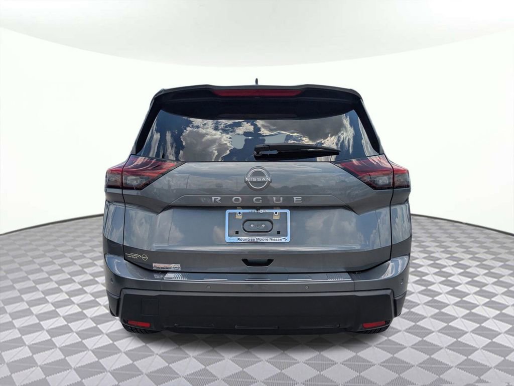Used 2025 Nissan Rogue SV FWD image 4