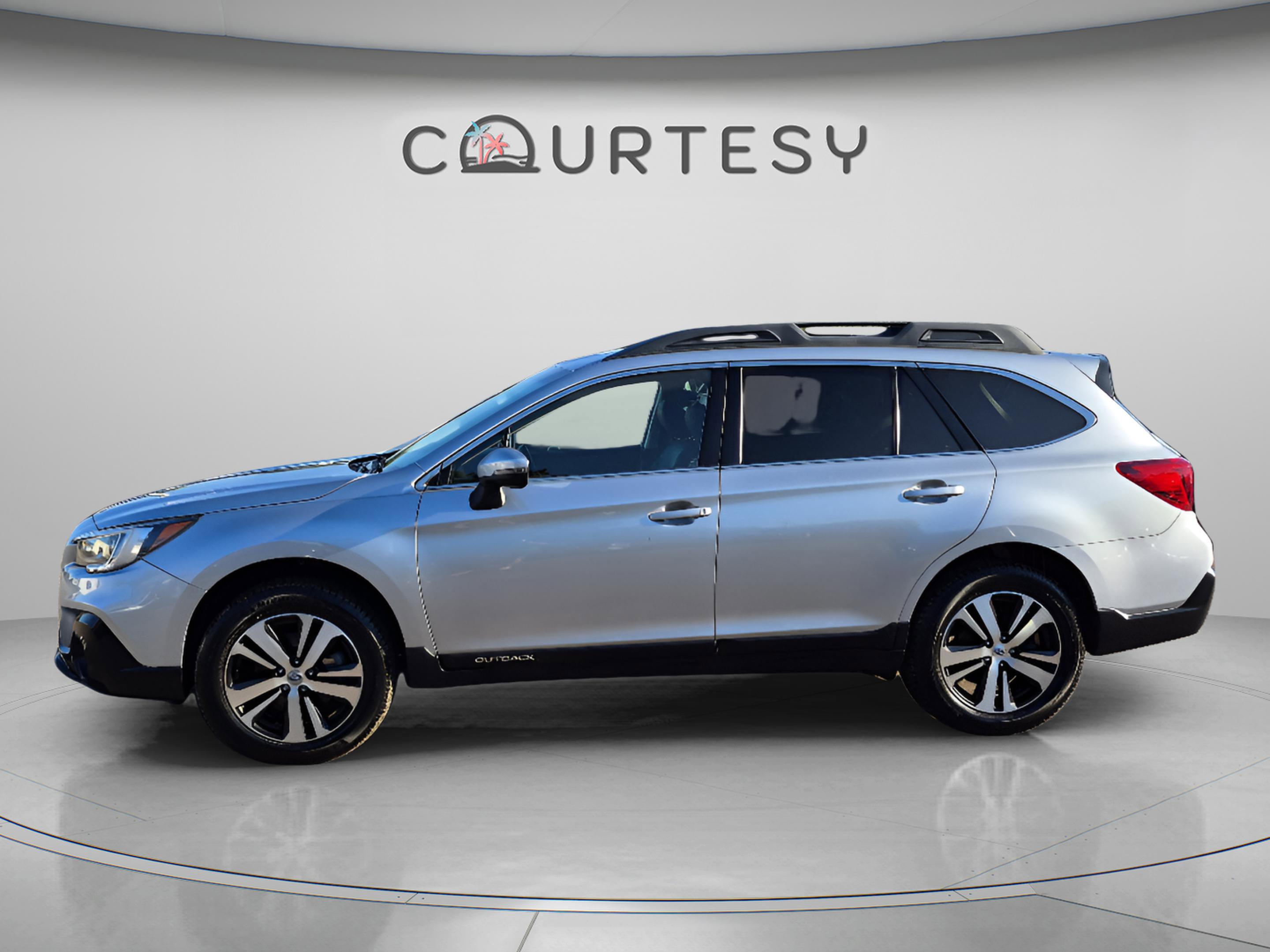 Used 2019 Subaru Outback 2.5i Limited AWD/4WD image 2