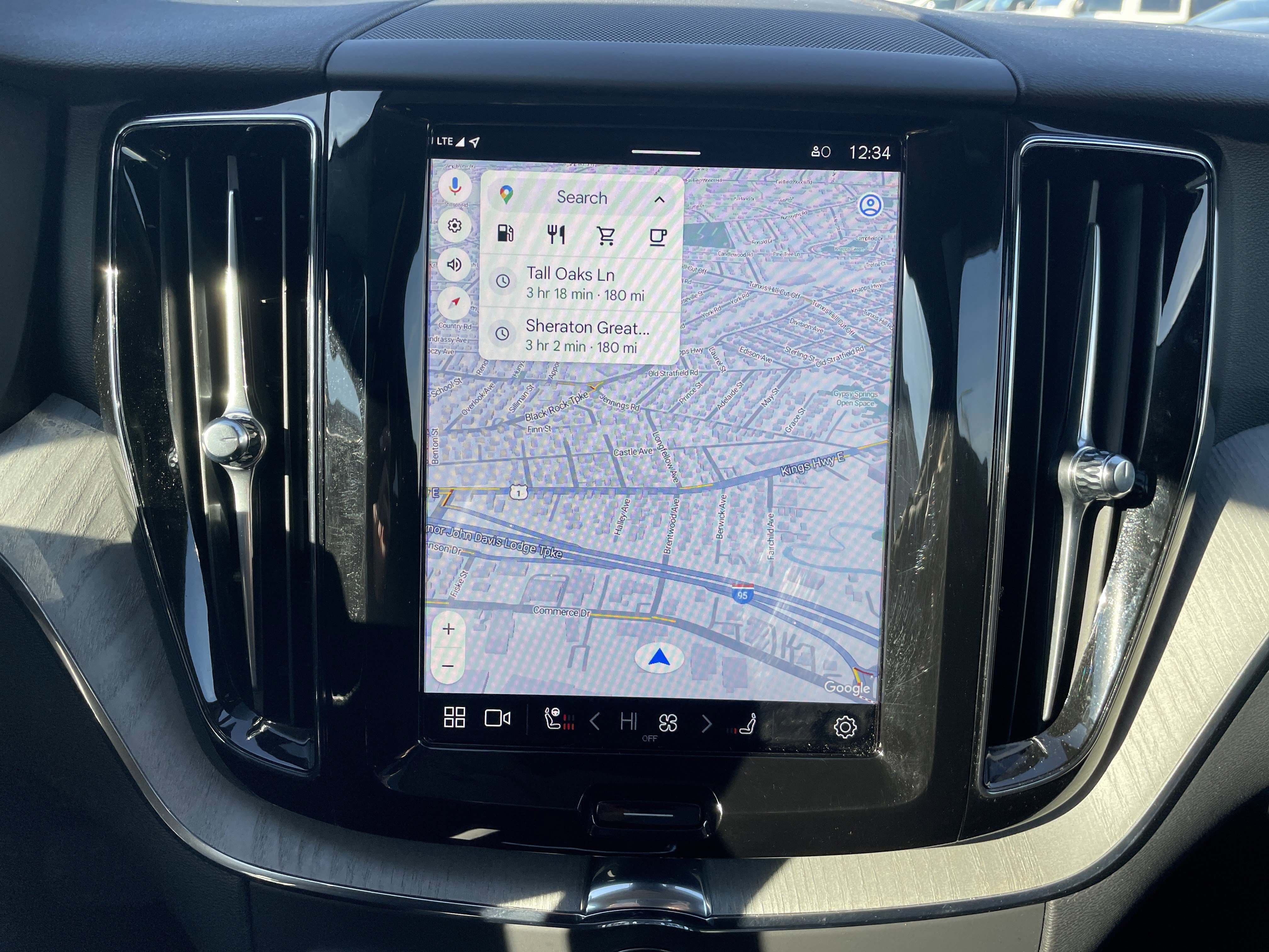 Used 2025 Volvo XC60 B5 Plus image 45