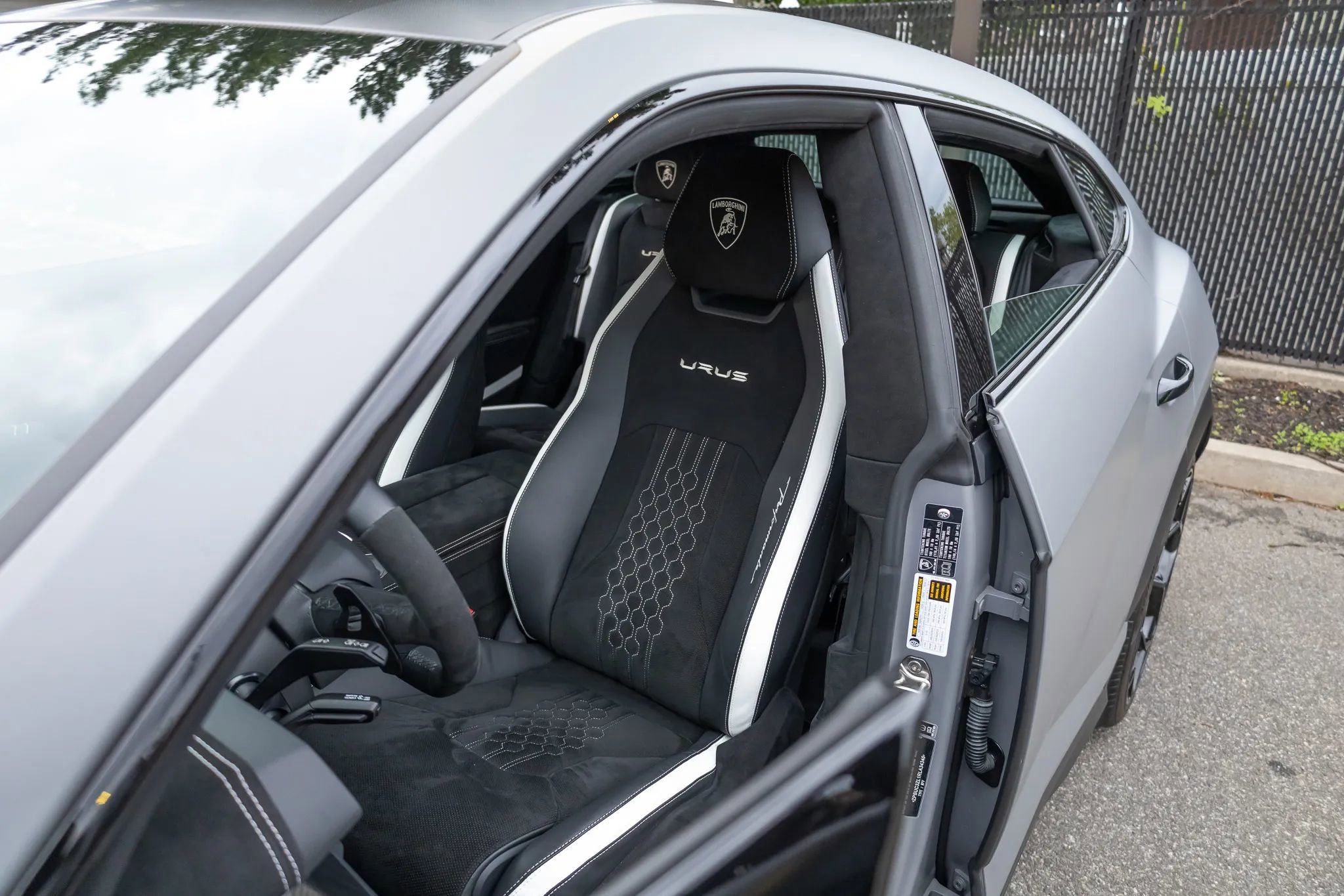 Used 2024 Lamborghini Urus Performante AWD/4WD image 52