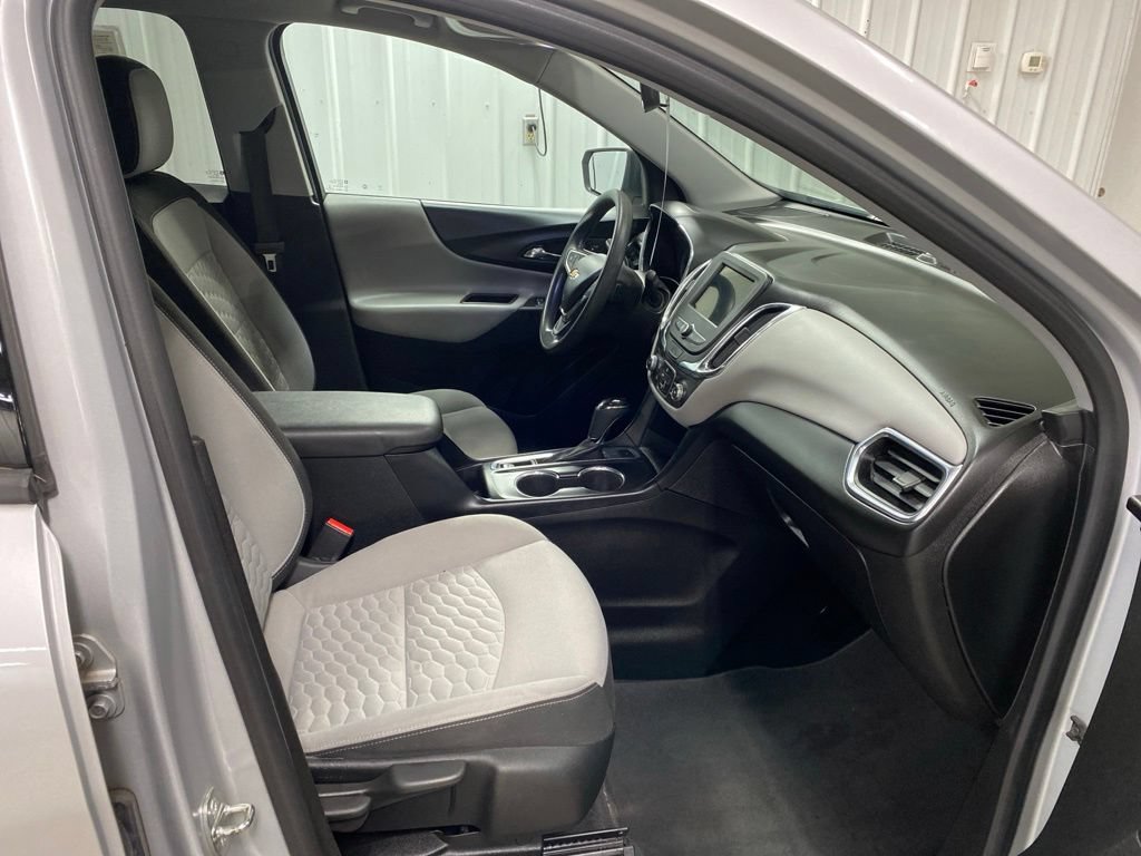 Used 2019 Chevrolet Equinox LS w/ LS Convenience Package AWD/4WD image 21